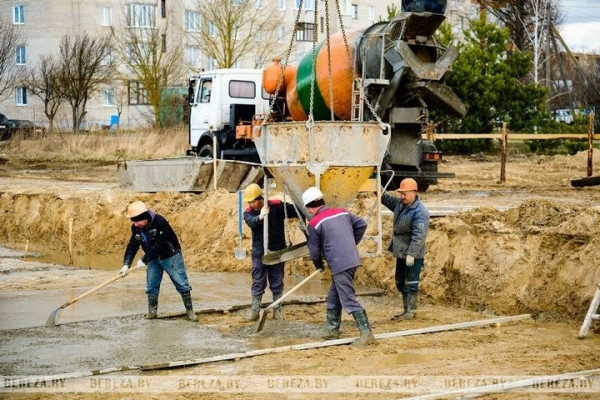 В Берёзе строится первый в районе электродом В Берёзе строится первый в районе электродом