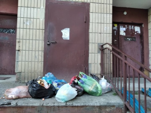 В Бресте мусоропроводы заваривают в приказном порядке В Бресте мусоропроводы заваривают в приказном порядке