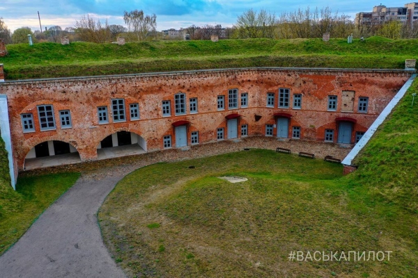 Восточный форт Брестской крепости
             
                Восточный форт Брестской крепости