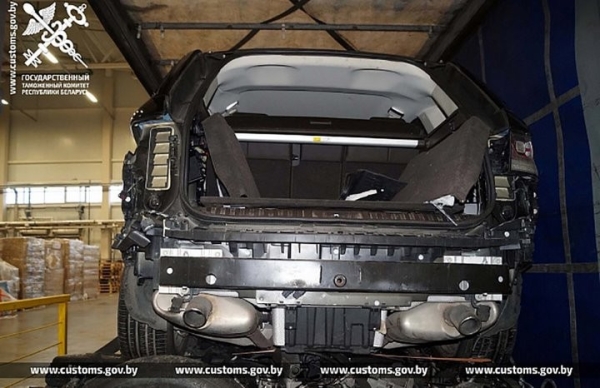 Началась контрабанда предметов роскоши? Под видом запчастей пытались провезти Range Rover Sport Началась контрабанда предметов роскоши? Под видом запчастей пытались провезти Range Rover Sport